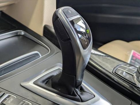 Used 2018 BMW 330i Sedan RWD image 8