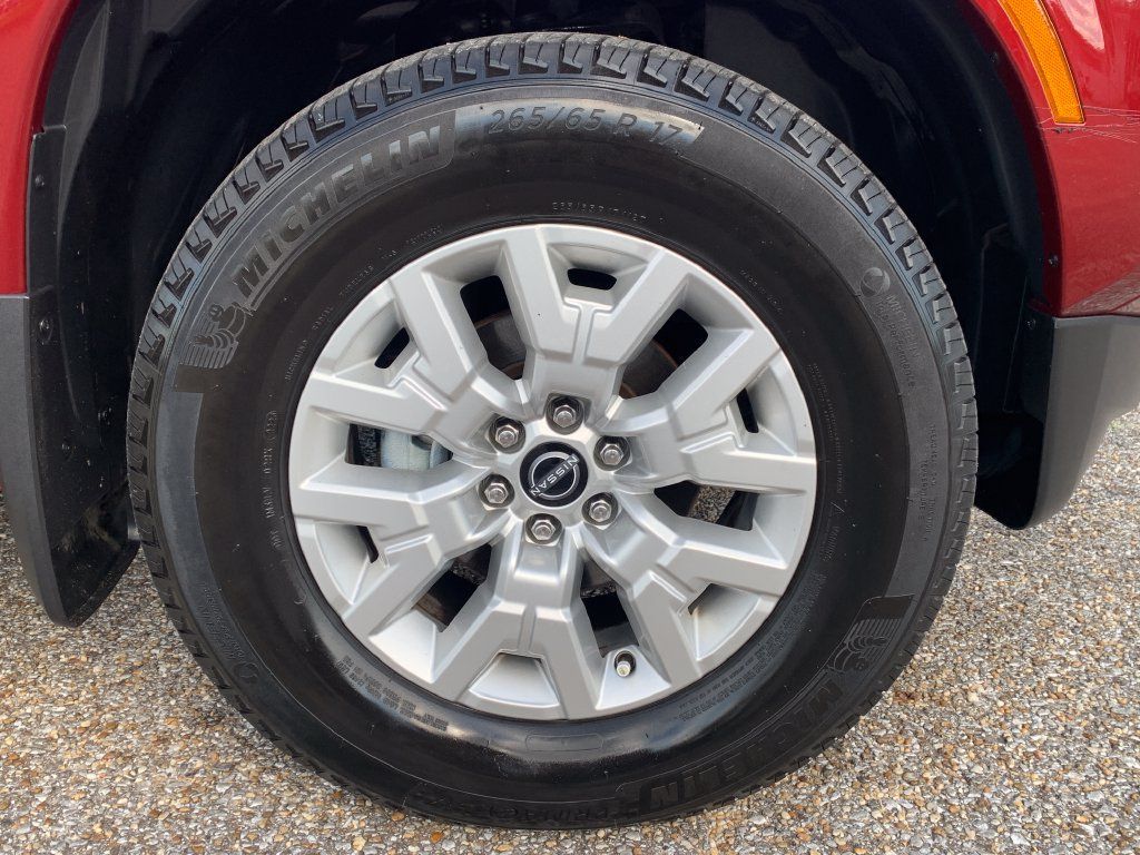Used 2023 Nissan Frontier SV w/ Technology Package AWD/4WD image 3