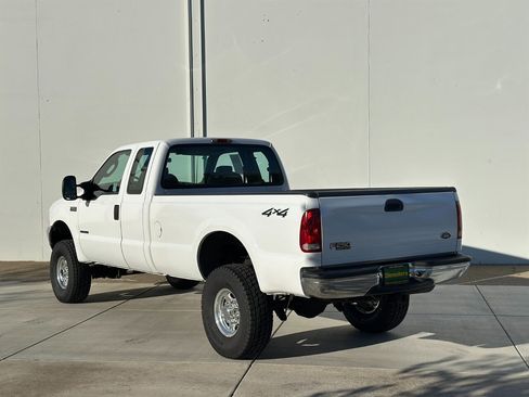 Used 2003 Ford F250 4x4 SuperCab Super Duty image 3