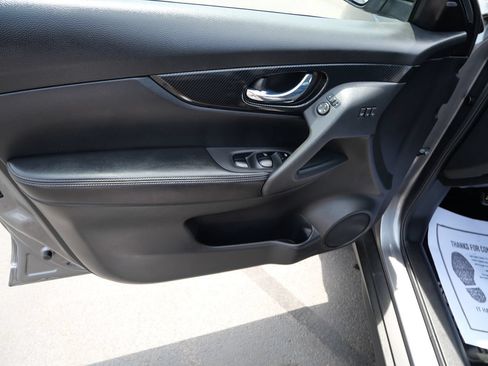 Used 2018 Nissan Rogue SL w/ Premium Package AWD/4WD image 17
