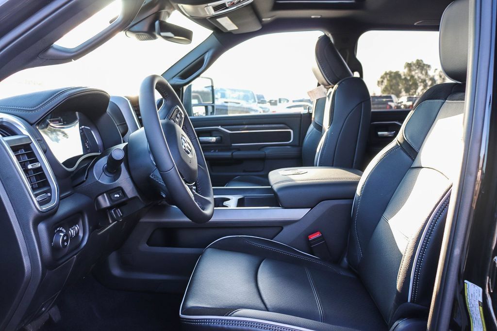 New 2026 RAM 3500 Laramie AWD/4WD image 21