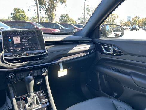 New 2026 Jeep Compass Latitude image 36