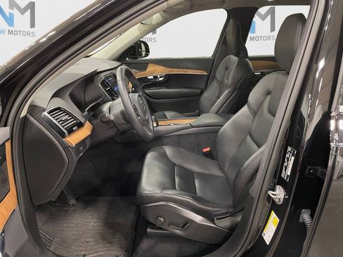 Used 2023 Volvo XC90 B5 Plus w/ Protection Package Premier image 9