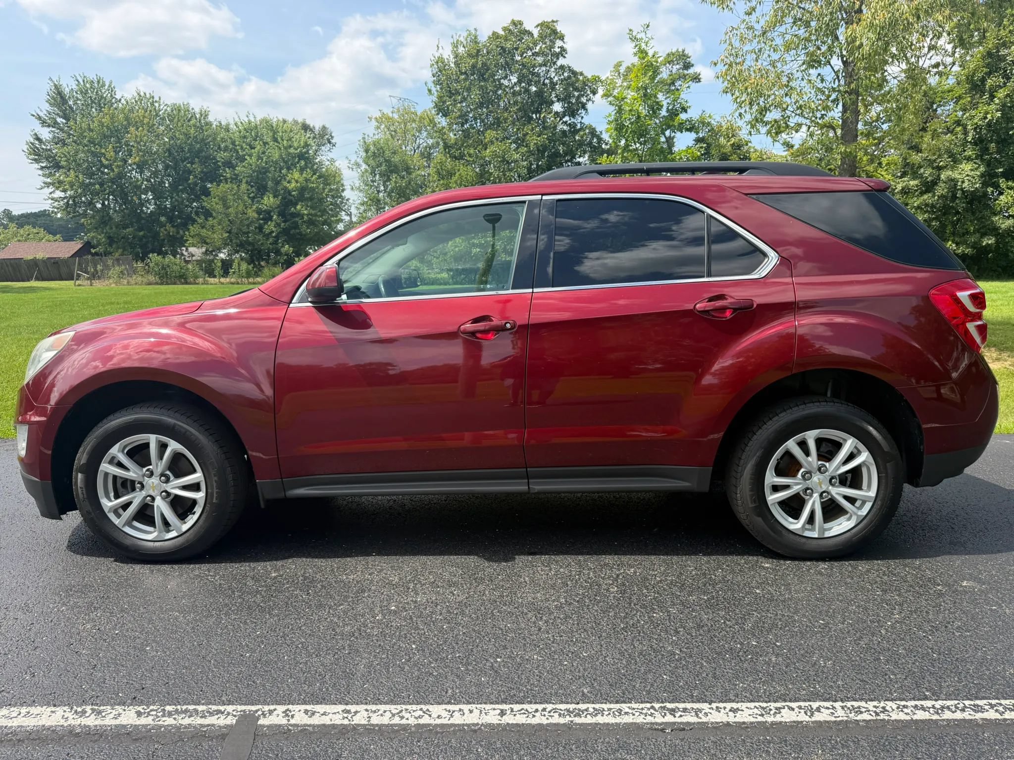 Used 2017 Chevrolet Equinox LT w/ Convenience Package FWD image 9