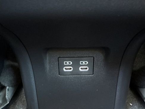 Certified 2025 Toyota Prius LE image 21