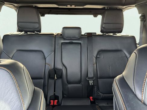 Used 2024 Ford Bronco Badlands w/ Sasquatch Package image 19