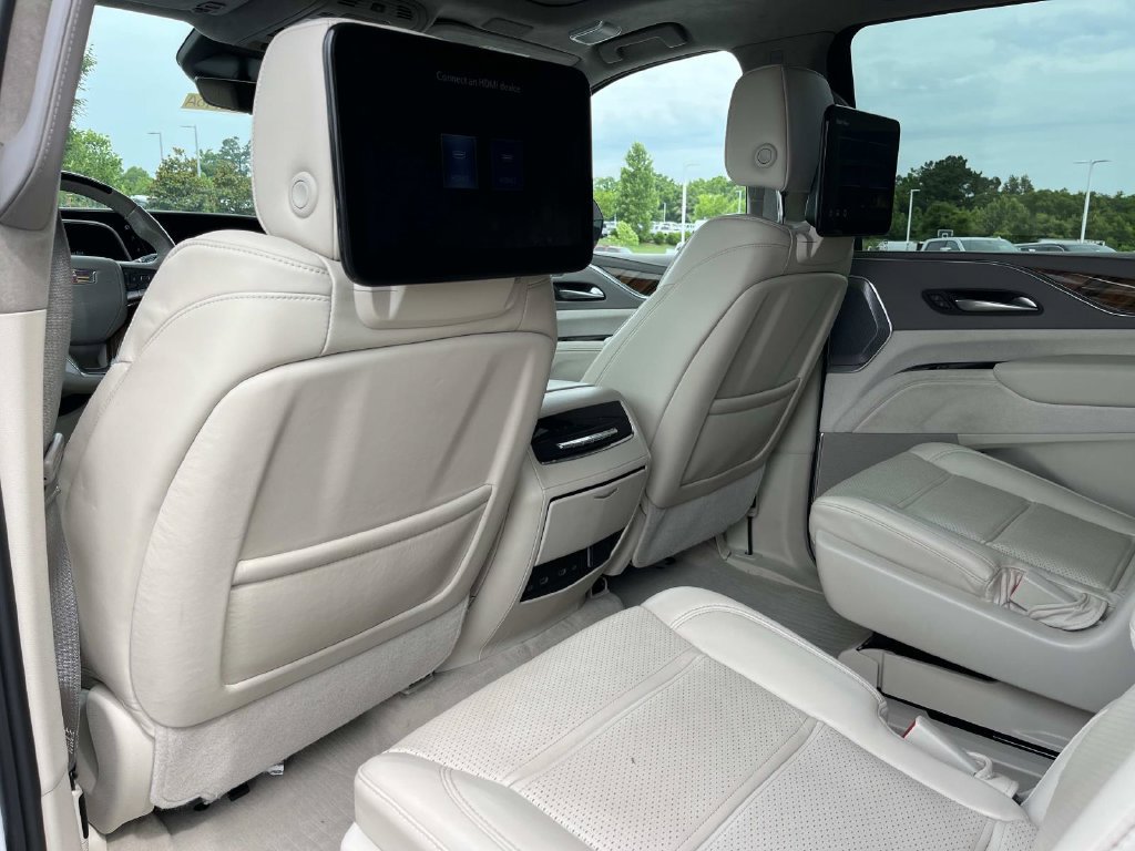 Used 2023 Cadillac Escalade ESV Sport Platinum AWD/4WD image 23