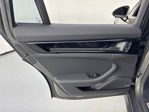 Used 2025 Porsche Panamera w/ Premium Package image 43