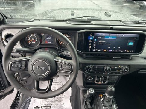 Used 2024 Jeep Wrangler Sport S image 6