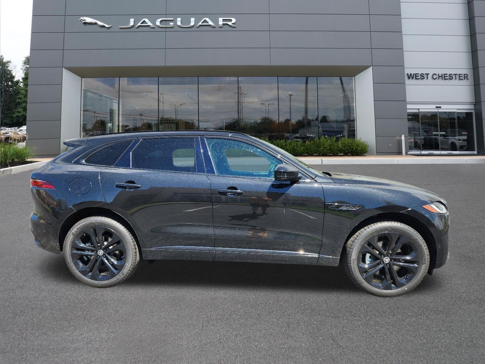 Used 2025 Jaguar F-PACE R-Dynamic S AWD/4WD image 6