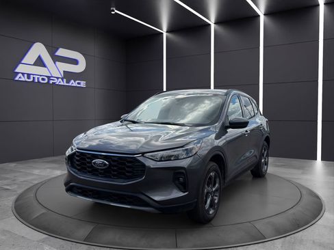 Used 2025 Ford Escape ST-Line Select image 1