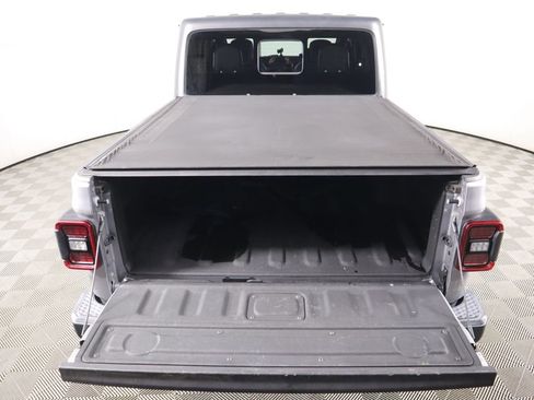 Used 2020 Jeep Gladiator Overland image 29