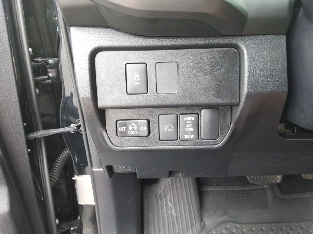 Used 2020 Toyota Tacoma TRD Off-Road w/ TRD Premium Off Road Package AWD/4WD image 35