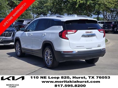 Used 2024 GMC Terrain SLT AWD/4WD image 3