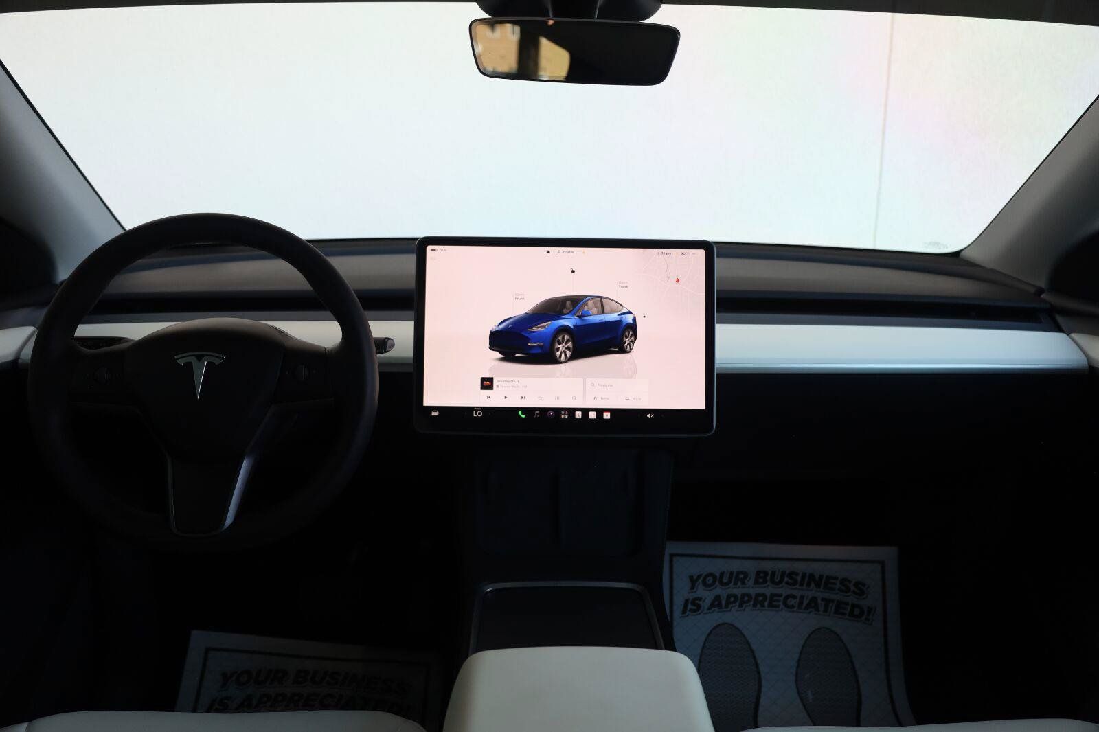 Used 2024 Tesla Model Y Long Range AWD/4WD image 28