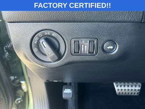 Certified 2022 Dodge Challenger R/T w/ Blacktop Package image 17