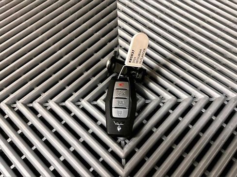 Used 2024 Mitsubishi Outlander SEL image 9