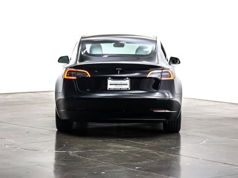 Used 2020 Tesla Model 3 Standard Range Plus image 3
