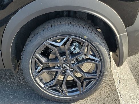 New 2026 Nissan Kicks SR FWD image 17
