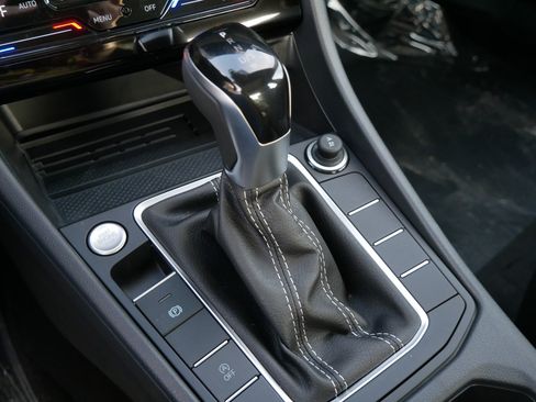 New 2026 Volkswagen Jetta SE image 9