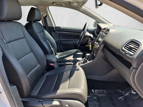 Used 2013 Volkswagen Jetta SE FWD image 19