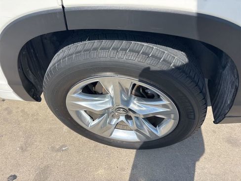 Used 2017 Toyota Highlander Limited FWD image 6