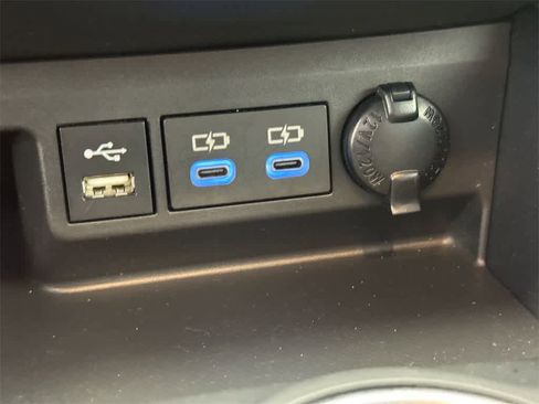 Used 2022 Toyota Highlander XLE image 33