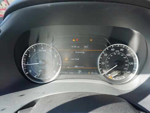 Used 2024 Nissan Armada SL w/ Captain's Chairs Package image 7