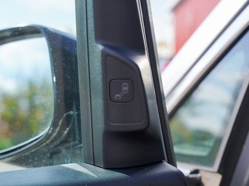 Used 2016 Honda Odyssey Touring Elite image 11