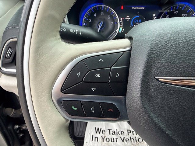 Used 2020 Chrysler Pacifica Limited FWD image 14