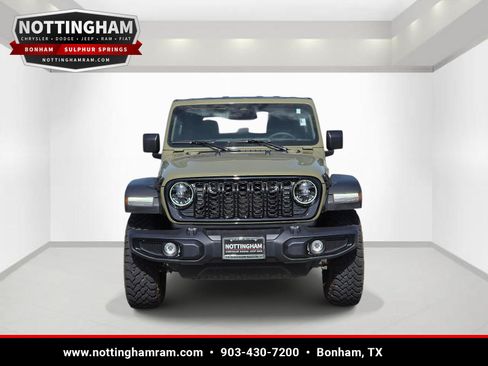 Used 2025 Jeep Wrangler Sport AWD/4WD image 2