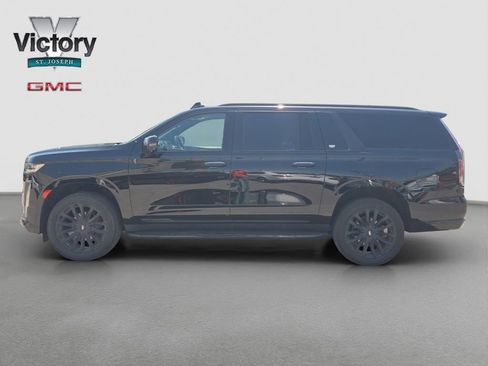 Used 2022 Cadillac Escalade ESV Premium Luxury RWD image 6
