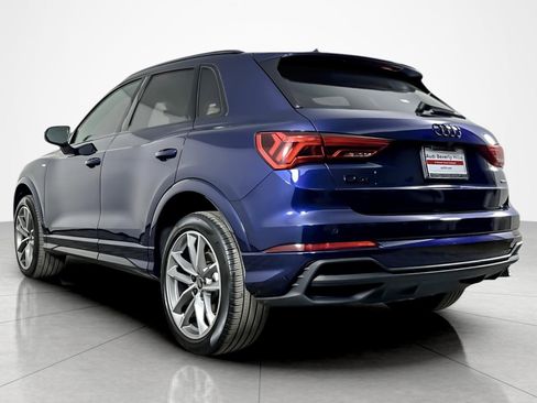 Used 2023 Audi Q3 2.0T Premium w/ Black Optic Sport Package image 3