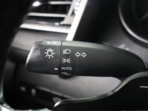 Used 2024 Toyota Camry SE image 35