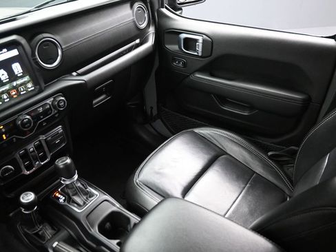 Used 2023 Jeep Wrangler Unlimited Sahara w/ Cold Weather Group image 17