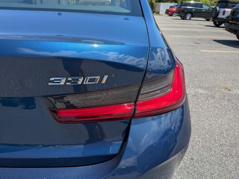 Used 2023 BMW 330i xDrive Sedan w/ Premium Package AWD/4WD image 11