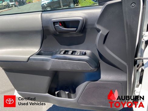 Certified 2022 Toyota Tacoma SR AWD/4WD image 34