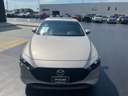 Used 2023 MAZDA MAZDA3 s FWD image 4