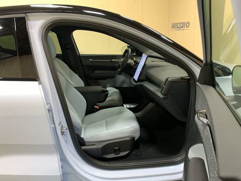 Used 2025 Volvo EX30 Ultra w/ Climate Package AWD/4WD image 11
