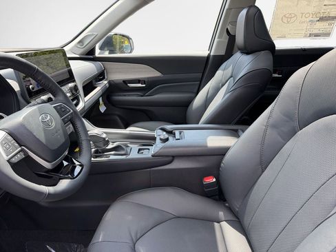 New 2026 Toyota Grand Highlander AWD image 12