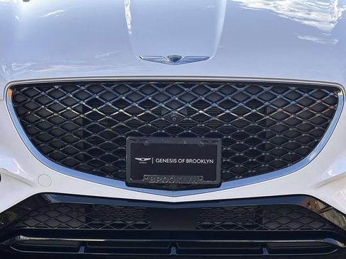 Used 2023 Genesis GV70 3.5T Sport w/ Sport Prestige Package AWD/4WD image 9