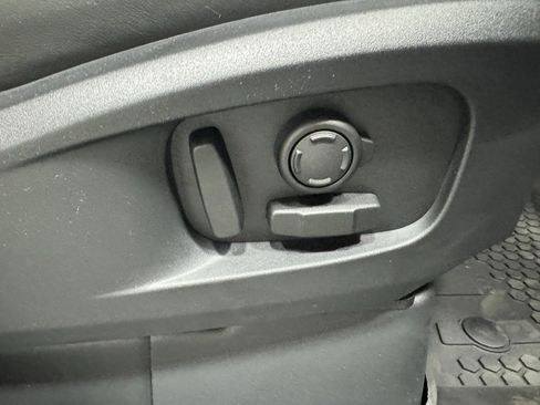 Used 2025 Land Rover Defender 110 S image 20