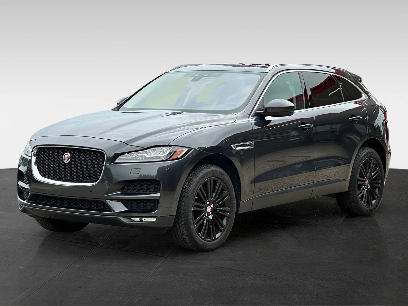 Used 2018 Jaguar F-PACE Portfolio AWD/4WD image 3