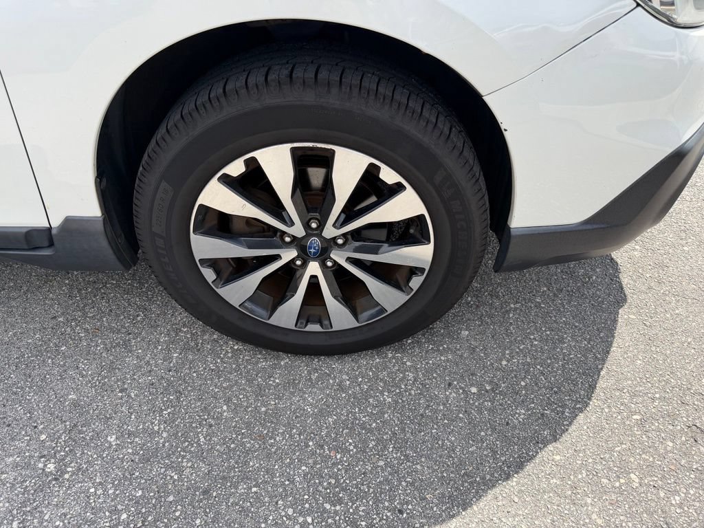 Used 2015 Subaru Outback 2.5i Limited AWD/4WD image 4