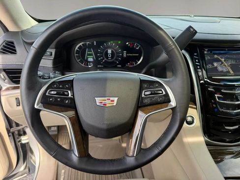 Used 2019 Cadillac Escalade ESV Luxury AWD/4WD image 20