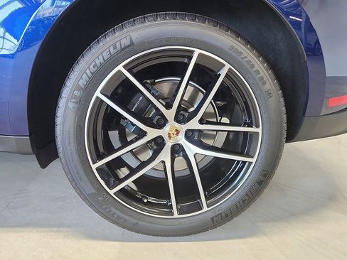 Used 2026 Porsche Macan image 10