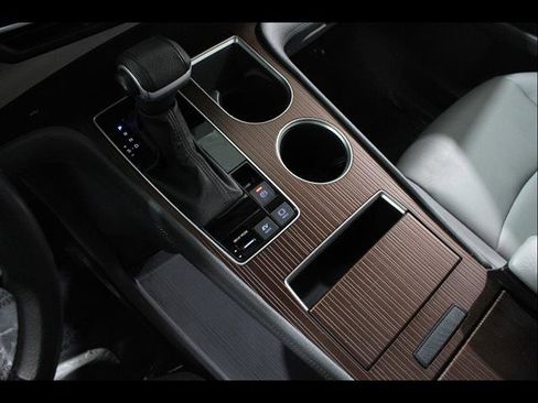 Used 2023 Toyota Sienna XLE image 13