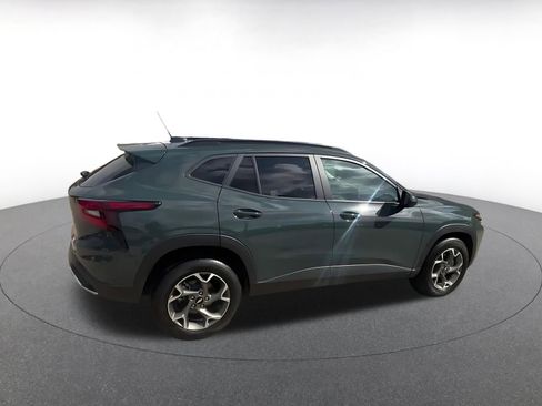 Used 2025 Chevrolet Trax LT FWD image 15