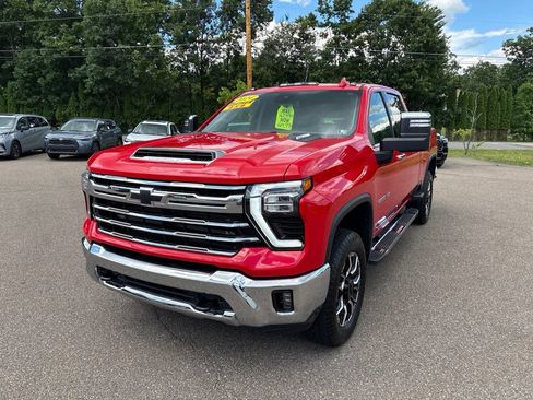 Used 2024 Chevrolet Silverado 2500 LTZ AWD/4WD image 2