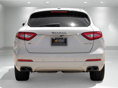 Used 2019 Maserati Levante image 10